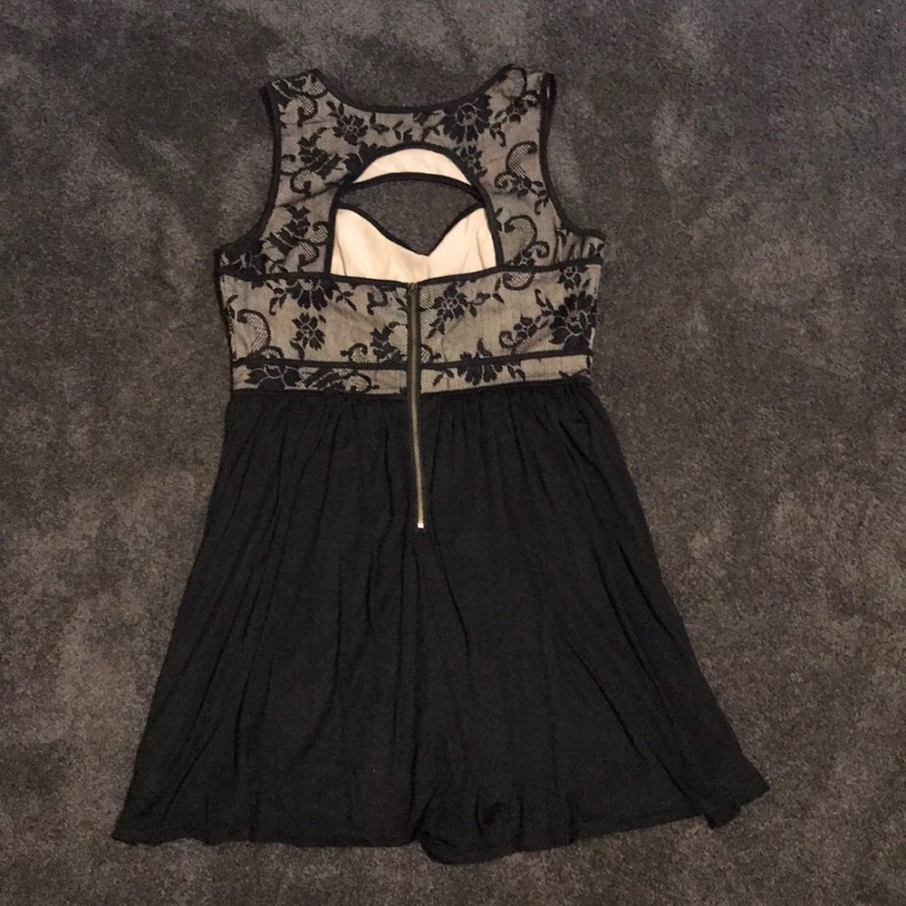 Dress - Picture 4 of 9
